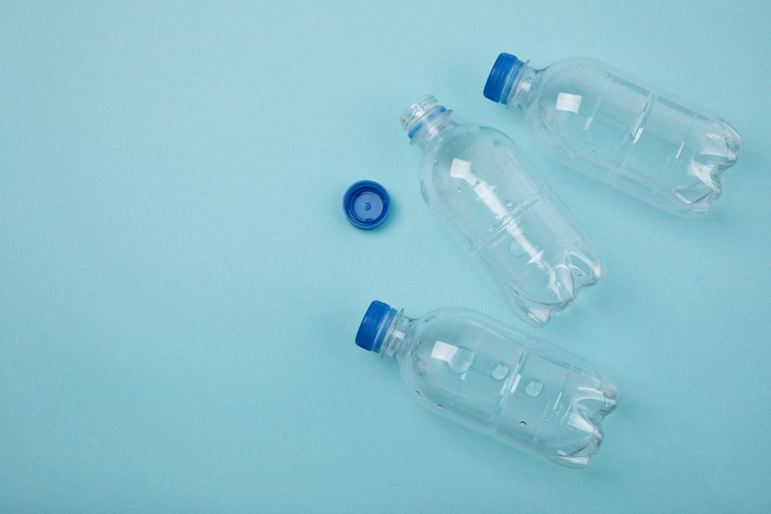 Ide Daur Ulang Botol Plastik yang Kreatif dan Bermanfaat post thumbnail image