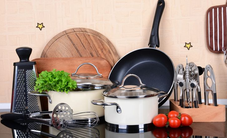 Pengawasan Penggunaan Peralatan Masak Aman Terarah buatkan saya artikel dengan judul tersebut tanpa mnggunkankata pasif atau kalimat yg pasif,buatkan dengan mnggunakan kata yan aktif atau kalimat yang akif dan transisi yang sepadan,buatkan kurang lebih850 kata, di salah satu point adayg di kasi point di dlmnya di kesimpuln tmbhkn kata pusat alat dapur mbg