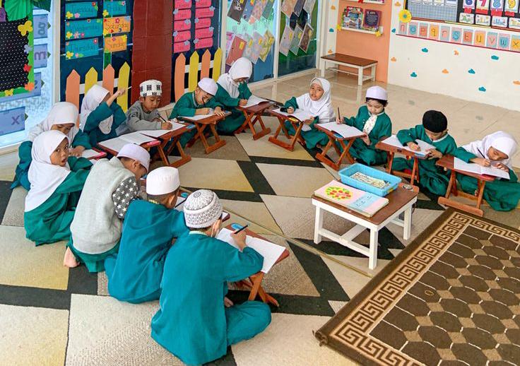 Cara Membantu Anak Cepat Beradaptasi di Sekolah Baru
